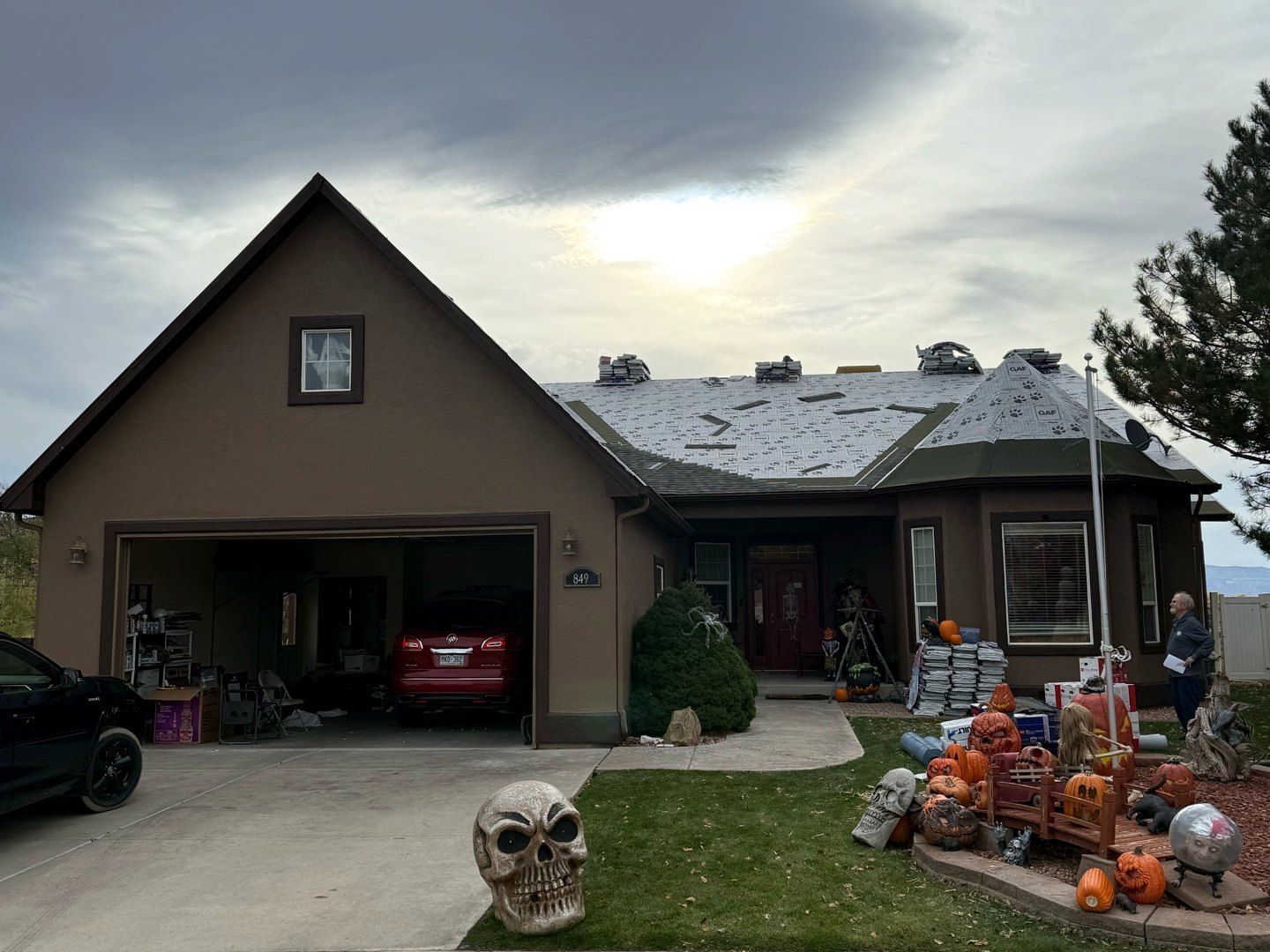 tile roof detail 641293fc